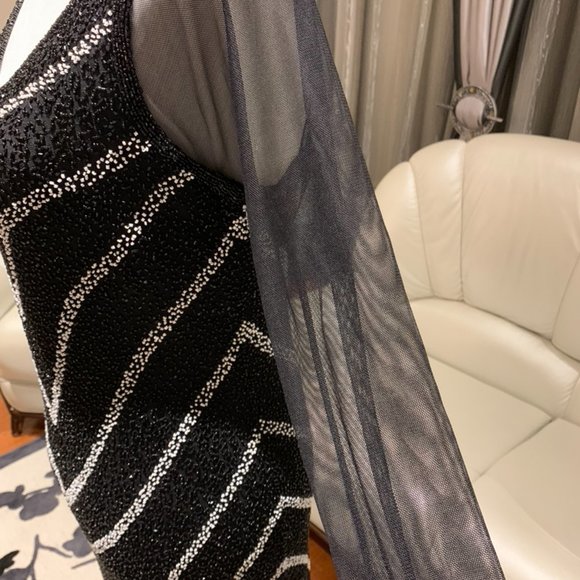 100% Silk & Glass beaded Gown - Picture 6 of 9